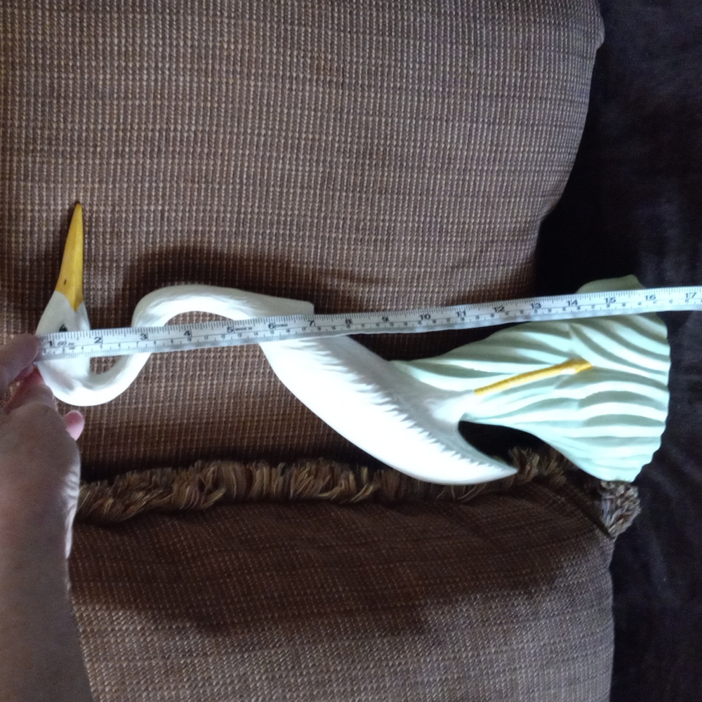 Stork bird. Has a small piece of paint missing at bottom, barely noticeable. - Picture 3 of 4